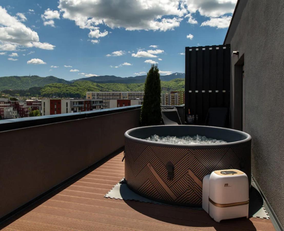Skylark - Singapore Penthouse With Jacuzzi & Panoramic View Braşov Exterior foto